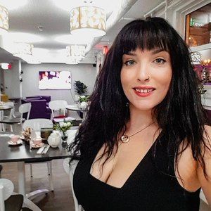 Meet your Posher, Carolyn